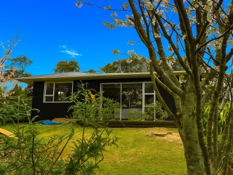 18 Chums Road, Paraparaumu Beach, Paraparaumu