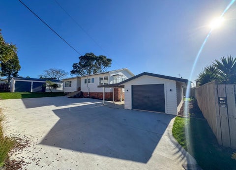 104 Chivalry Road, Glenfield, Auckland