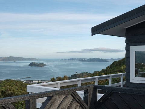 2/7 Jasmine Grove, Maungaraki, Lower Hutt