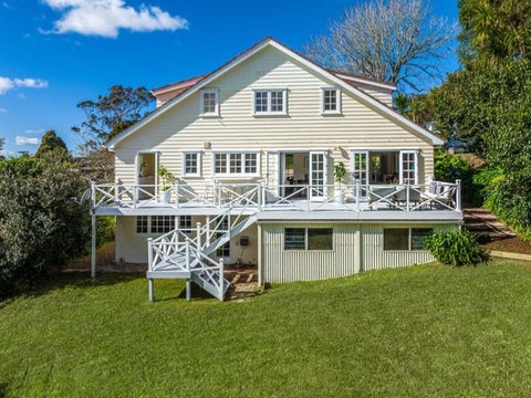32 Aeroview Drive, Beach Haven, Auckland