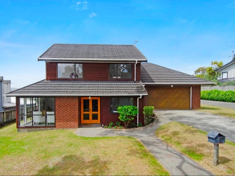 90 Ayton Drive, Whitby, Porirua
