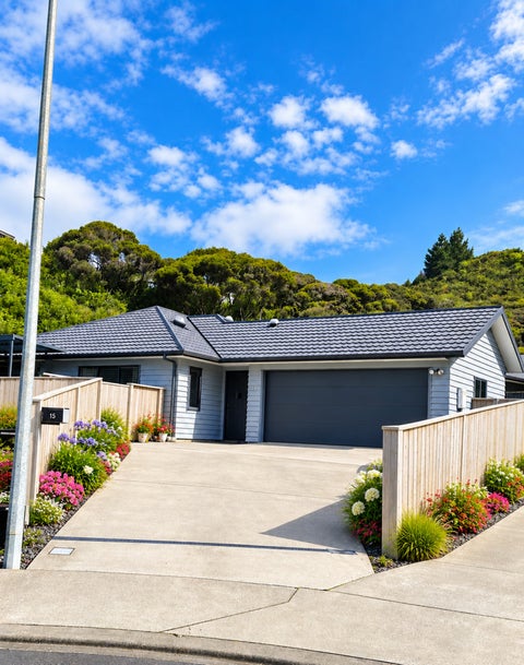 15 Spritsail Place, Whitby, Porirua