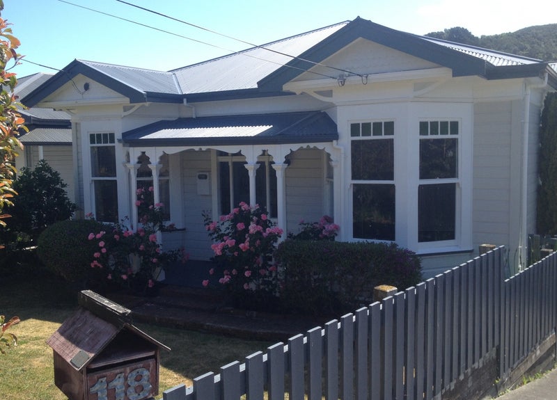 118 Clyde Street, Island Bay, Wellington - Carousel 1