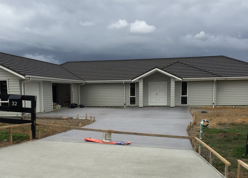 32 Capriole Crescent, Papakura - Carousel 1