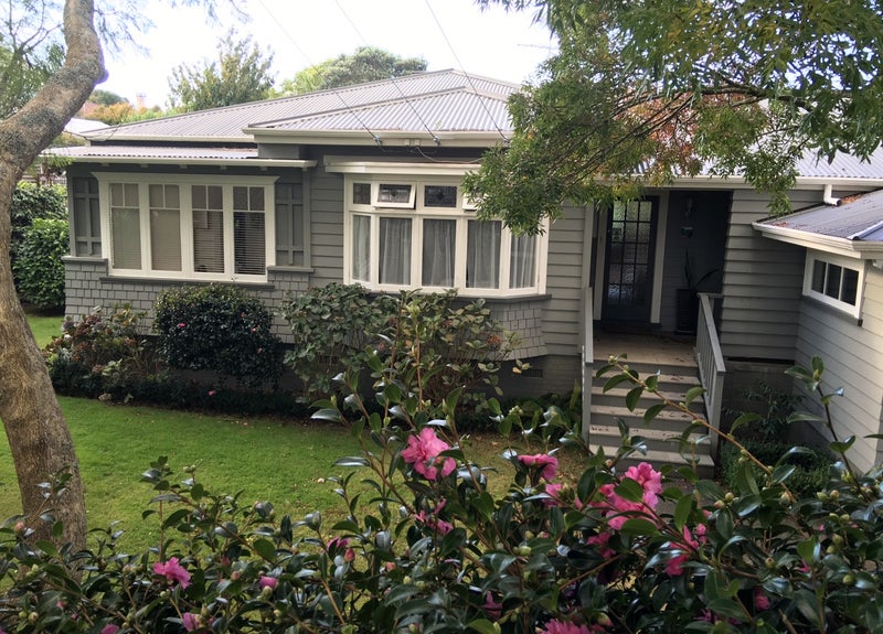 10 Horotutu Road, Greenlane, Auckland - Carousel 1