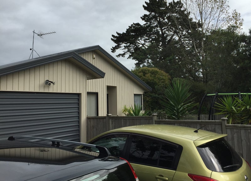 1/52 Unsworth Drive, Unsworth Heights, Auckland - Carousel 1