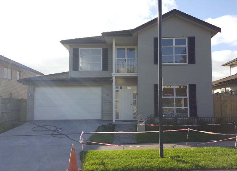 5 Kauriki Terrace, Stonefields, Auckland - Carousel 1