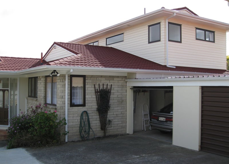 12B Redoubt Road, Goodwood Heights, Auckland - Carousel 1