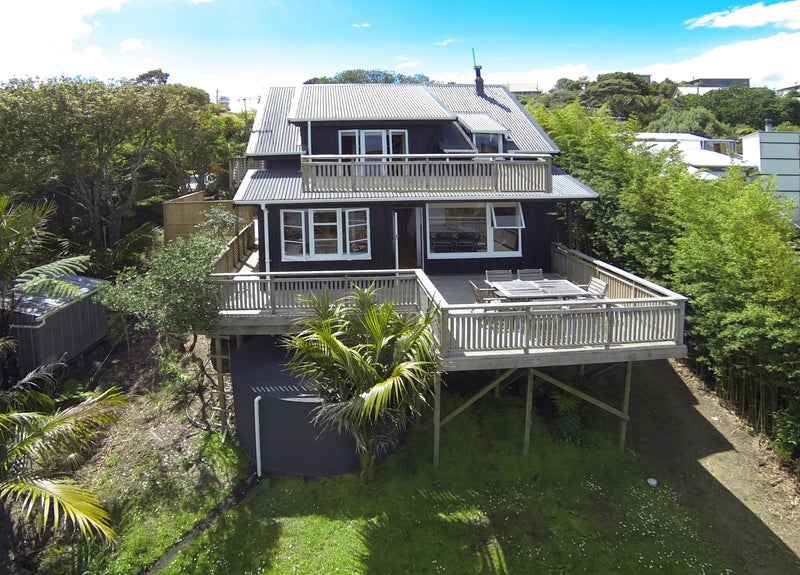 34 Beresford Avenue, Surfdale, Waiheke Island - Carousel 1
