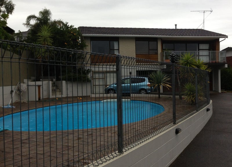 17A Arran Road, Browns Bay, Auckland - Carousel 1