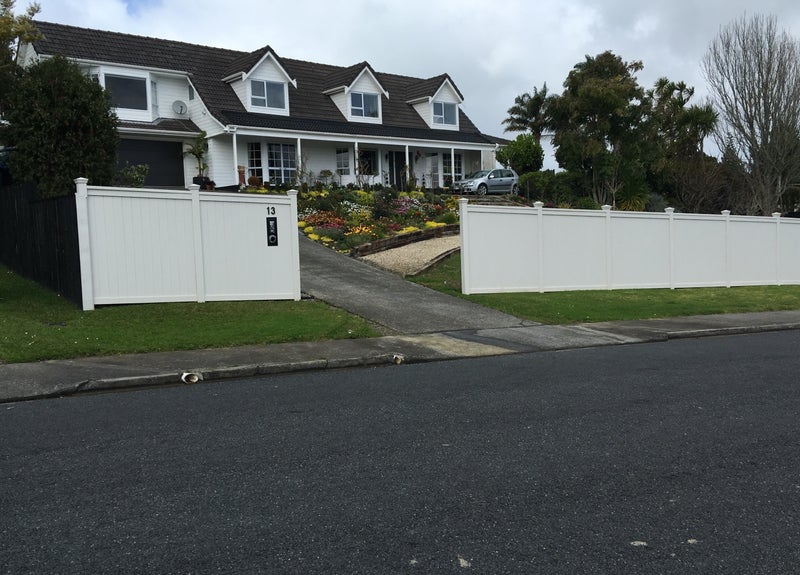 13 Pounamu Avenue, Greenhithe, Auckland - Carousel 1