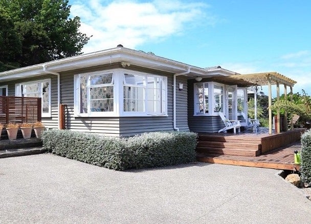 20A Te Toki Road, Ostend, Waiheke Island - Carousel 1