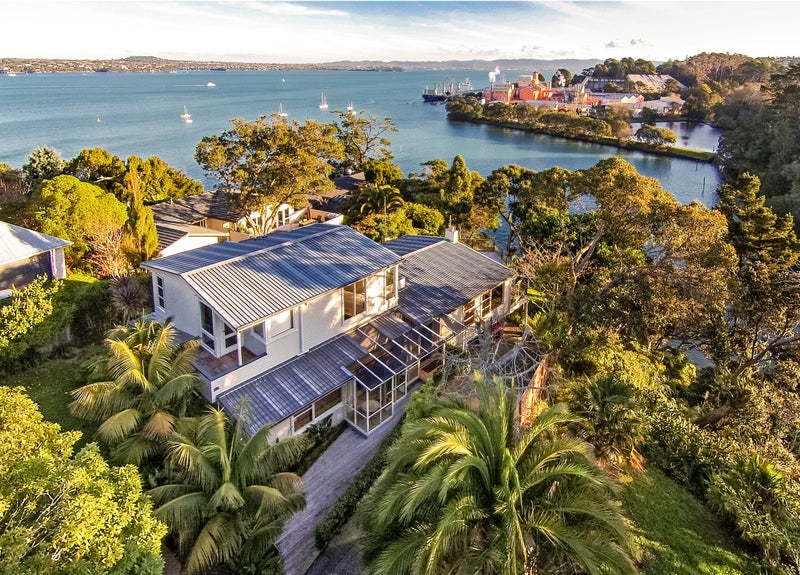 22 Maunganui Road, Birkenhead, Auckland - Carousel 1
