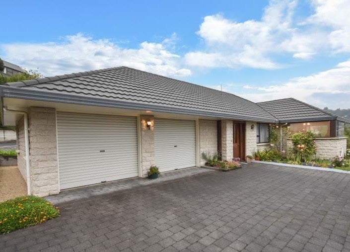 20 Easther Crescent, Kew, Dunedin - Carousel 1