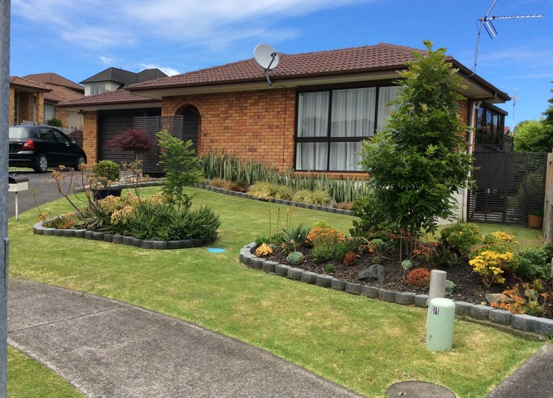 19 Fieldstone Court, Northpark, Auckland - Carousel 1