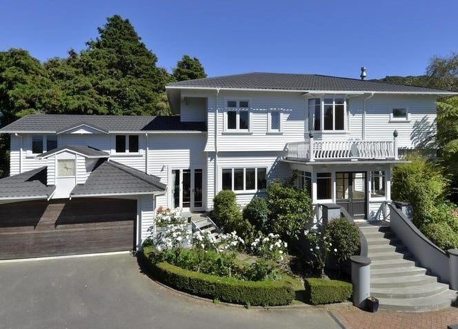 1 Homewood Crescent, Karori, Wellington - Carousel 1
