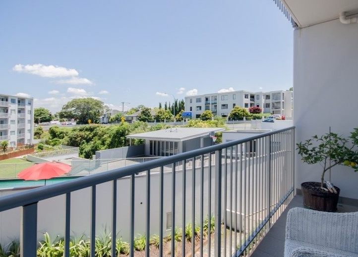 C 304/130 Anzac Street, Takapuna, Auckland - Carousel 1