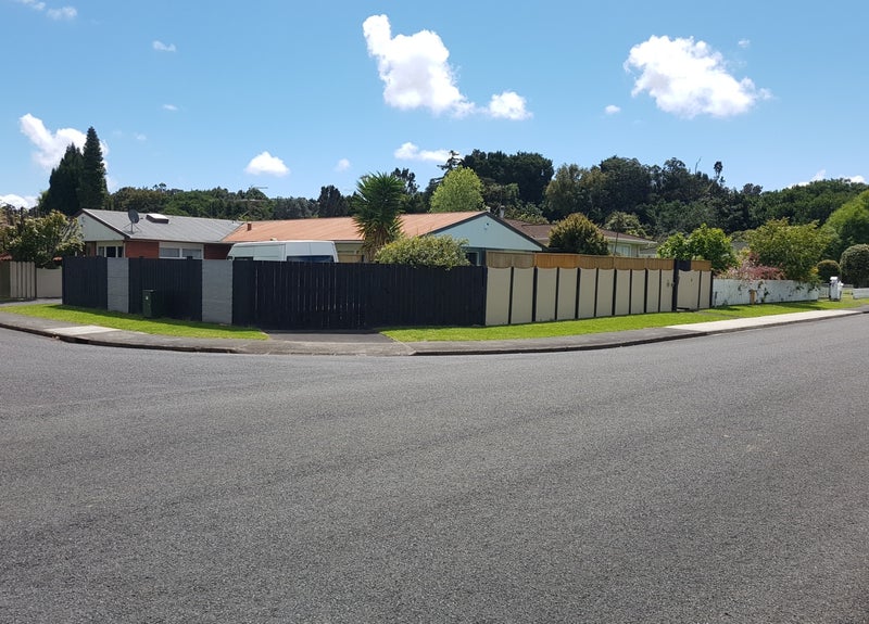 1/31 Callis Avenue, Opaheke, Papakura - Carousel 1