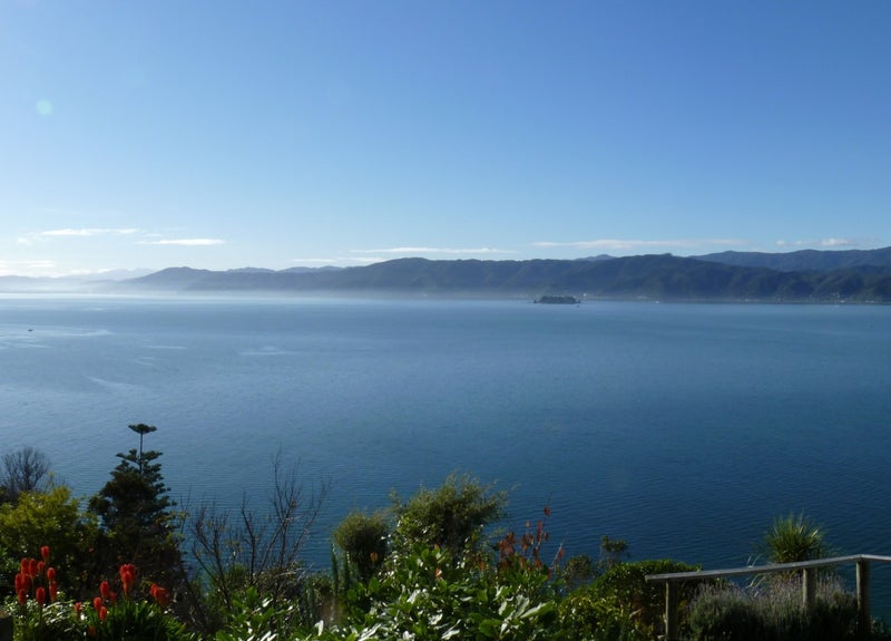 34 Napier Street, Karaka Bays, Wellington - Carousel 1