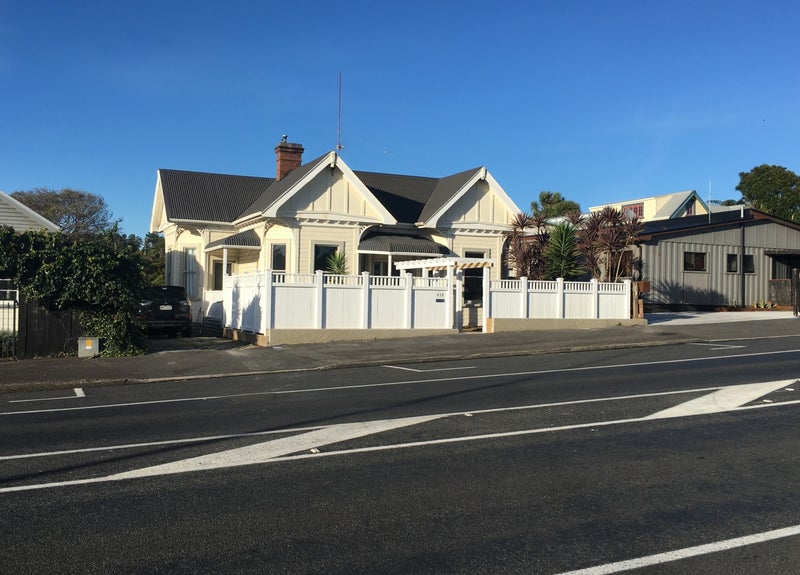 418 Devon Street West, Lynmouth, New Plymouth - Carousel 1