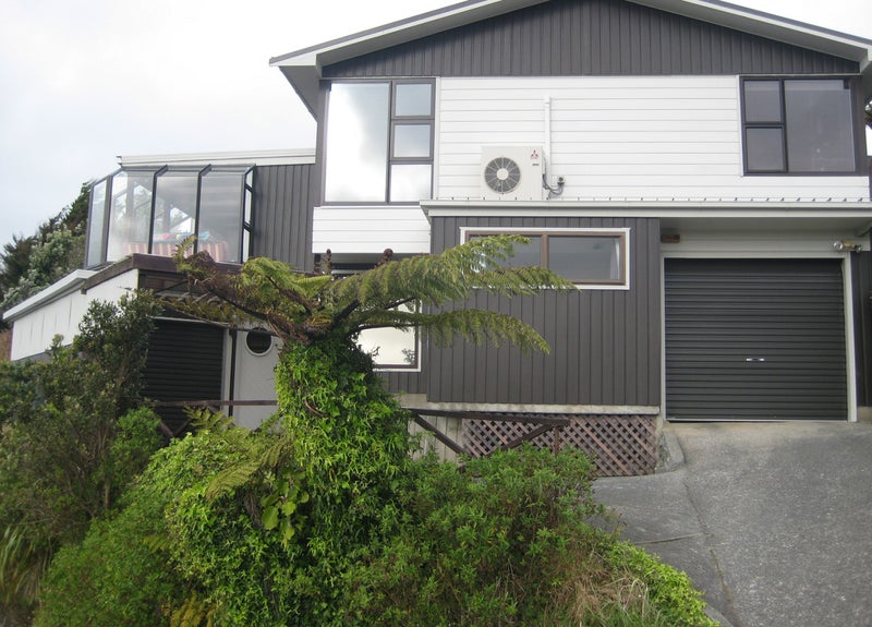 16 Carluke Street, Paparangi, Wellington - Carousel 1