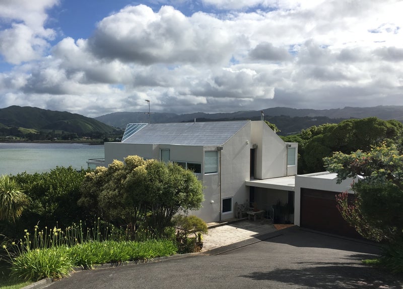 26 Molyneux Close, Whitby, Porirua - Carousel 1