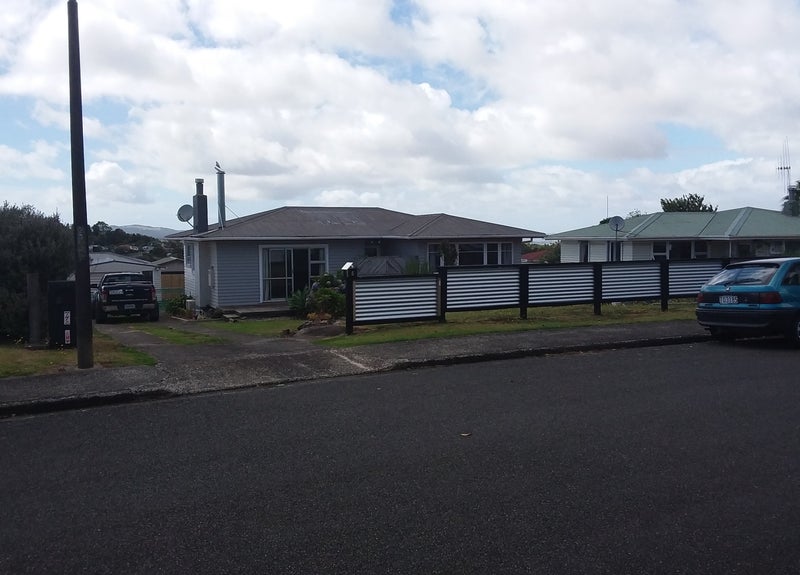 5 Mcinnes Avenue, Kamo, Whangarei - Carousel 1