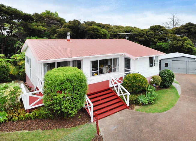 10 Hale Crescent, Bayview, Auckland - Carousel 1