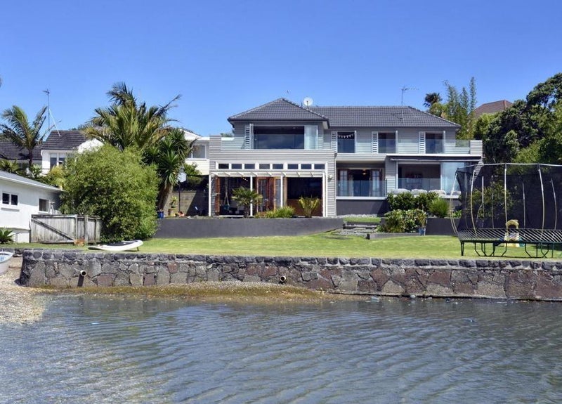 75A Beresford Street, Bayswater, Auckland - Carousel 1