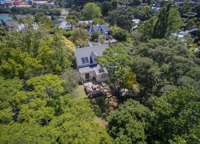 29 Rugby Road, Birkenhead, Auckland - Carousel 1