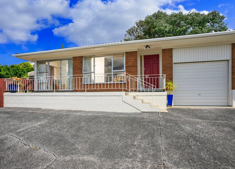 2/7 Downing Street, Glenfield, Auckland - Carousel 1