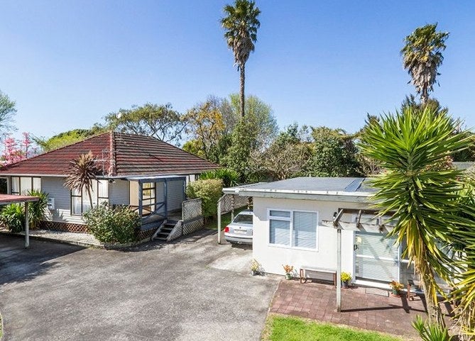 23 Kervil Avenue, Te Atatu Peninsula, Auckland - Carousel 1