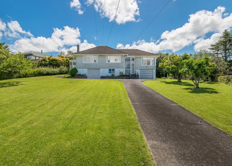21 Montana Avenue, Murrays Bay, Auckland - Carousel 1