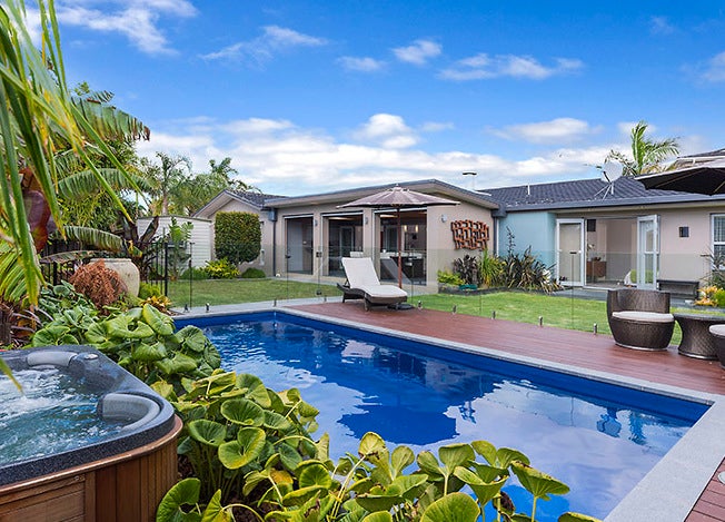 7 Rachael Place, Farm Cove, Auckland - Carousel 1