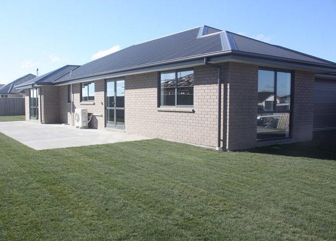 12 Lloyds Close, Rolleston, Rolleston - Carousel 1