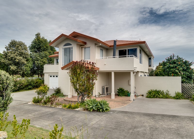 8 Gill Road, Bay View, Napier - Carousel 1