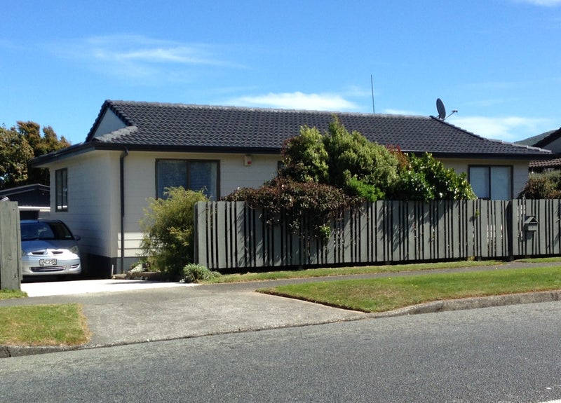 3 Waipounamu Drive, Kelson, Lower Hutt - Carousel 1