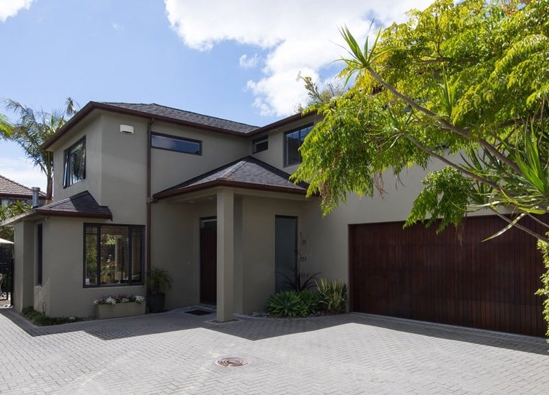 16 Kowhatu Road, One Tree Hill, Auckland - Carousel 1