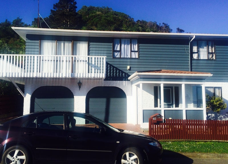 18 Arahanga Grove, Maupuia, Wellington - Carousel 1