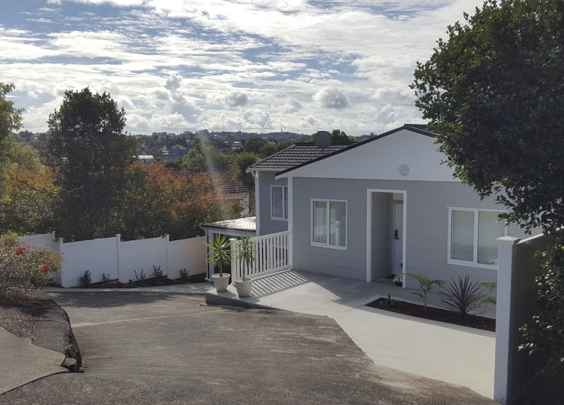 635 Beach Road, Rothesay Bay, Auckland - Carousel 1