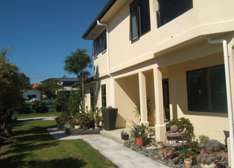 27 Meadow Vale, Coastlands, Whakatane - Carousel 1