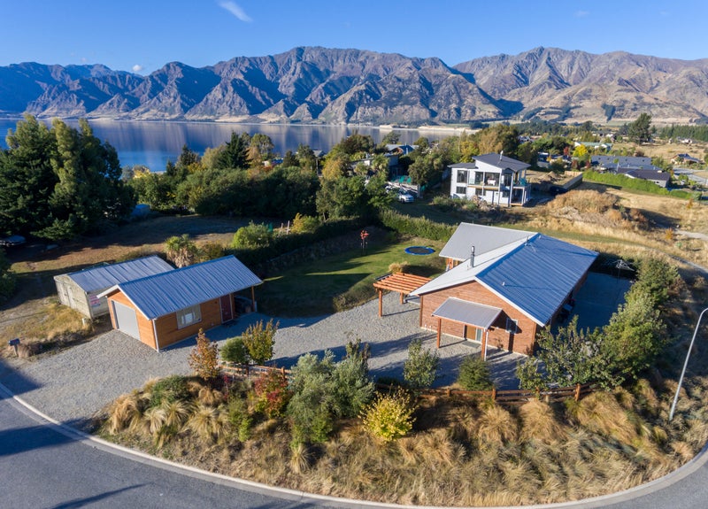 3 Moraine Place, Wanaka - Carousel 1