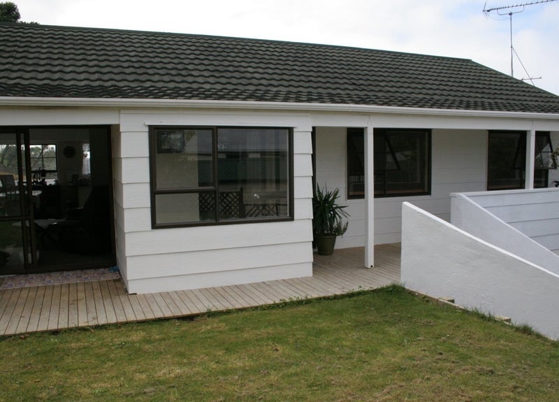 2/31 Topliss Drive, Northcross, Auckland - Carousel 1