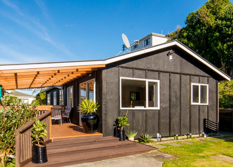 64A Salford Street, Newlands, Wellington - Carousel 1