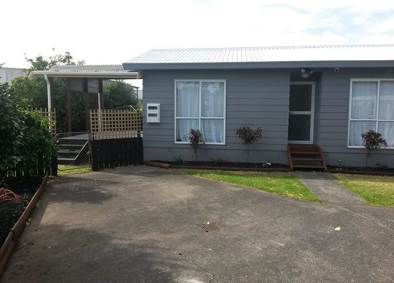 2/18 Trimdon Street, Randwick Park, Auckland - Carousel 1