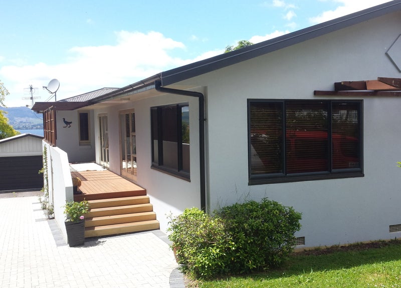 23 Grand Vue Road, Kawaha Point, Rotorua - Carousel 1