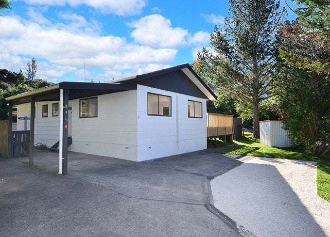 1/23 Jenanne Place, Tōtara Vale, Auckland - Carousel 1
