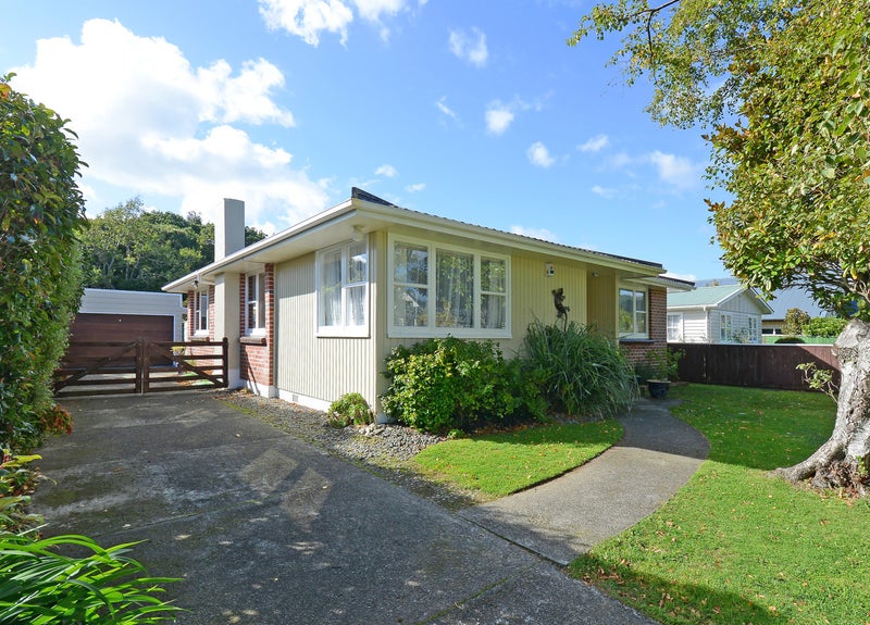 18 Whirinaki Crescent, Heretaunga, Upper Hutt - Carousel 1