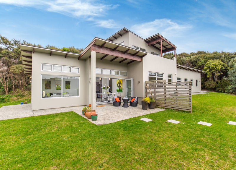 22 Bendalls Lane, Oratia, Auckland - Carousel 1