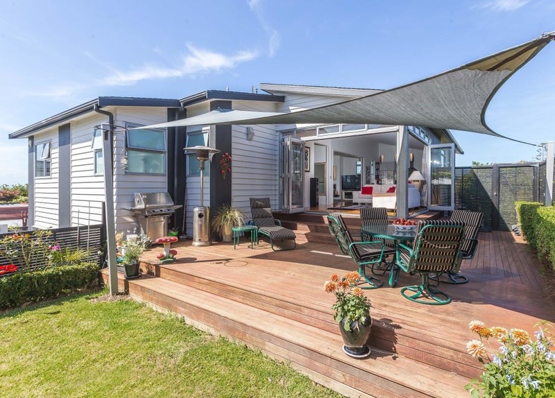 14A Scarboro Terrace, Murrays Bay, Auckland - Carousel 1